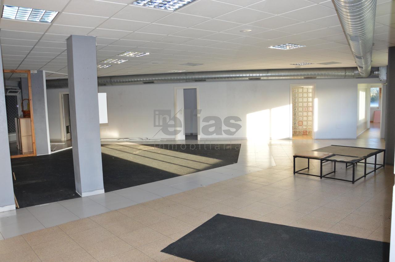 elias real estate: Local for Rent in Zas
