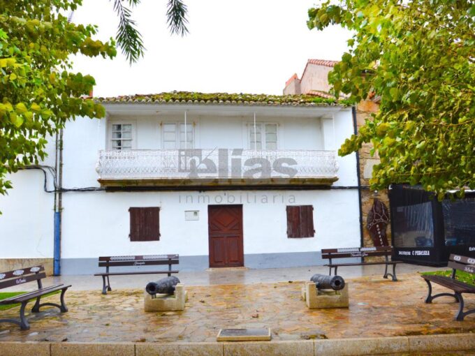 House for sale in Camariñas