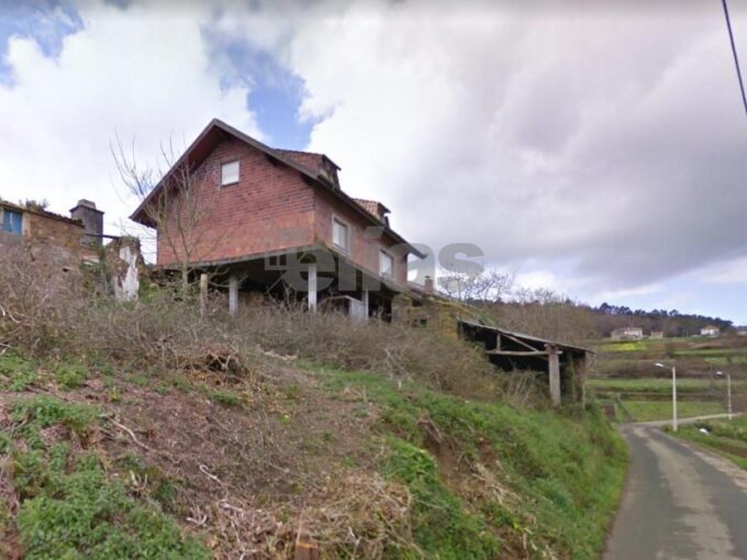 House for sale in Cesullas