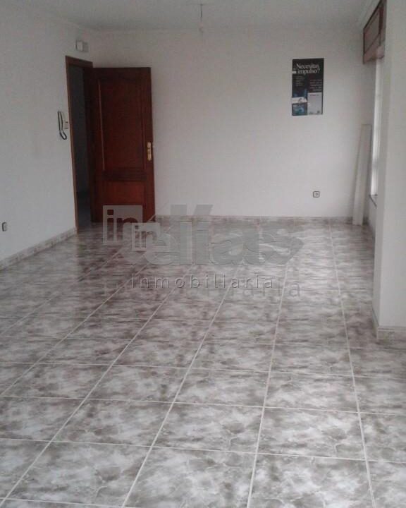 Räumlichkeiten zum Verkauf in Baio