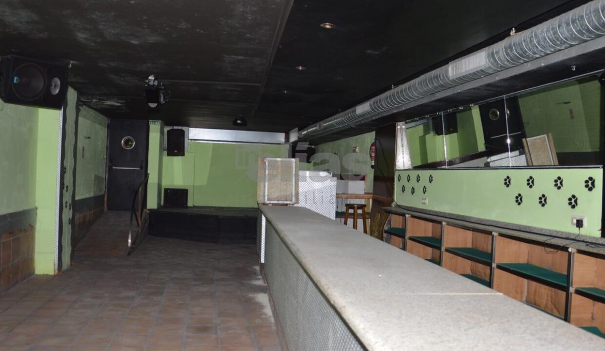 Premises for rent in Ponteceso