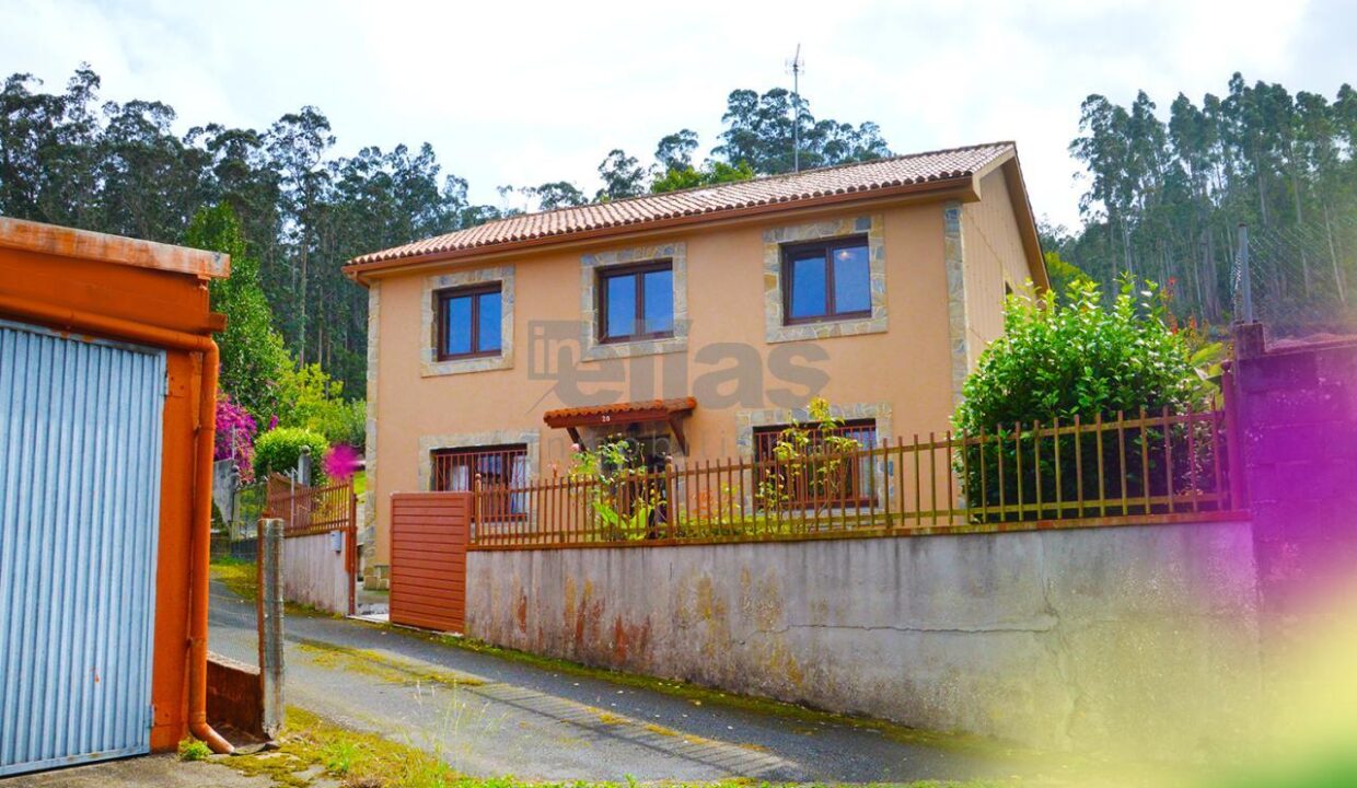 House for sale in Zas