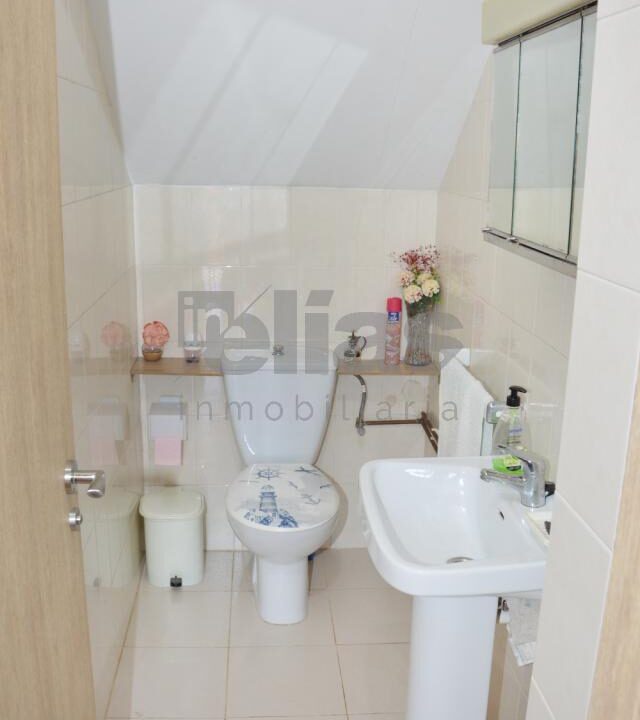 House for sale in Zas