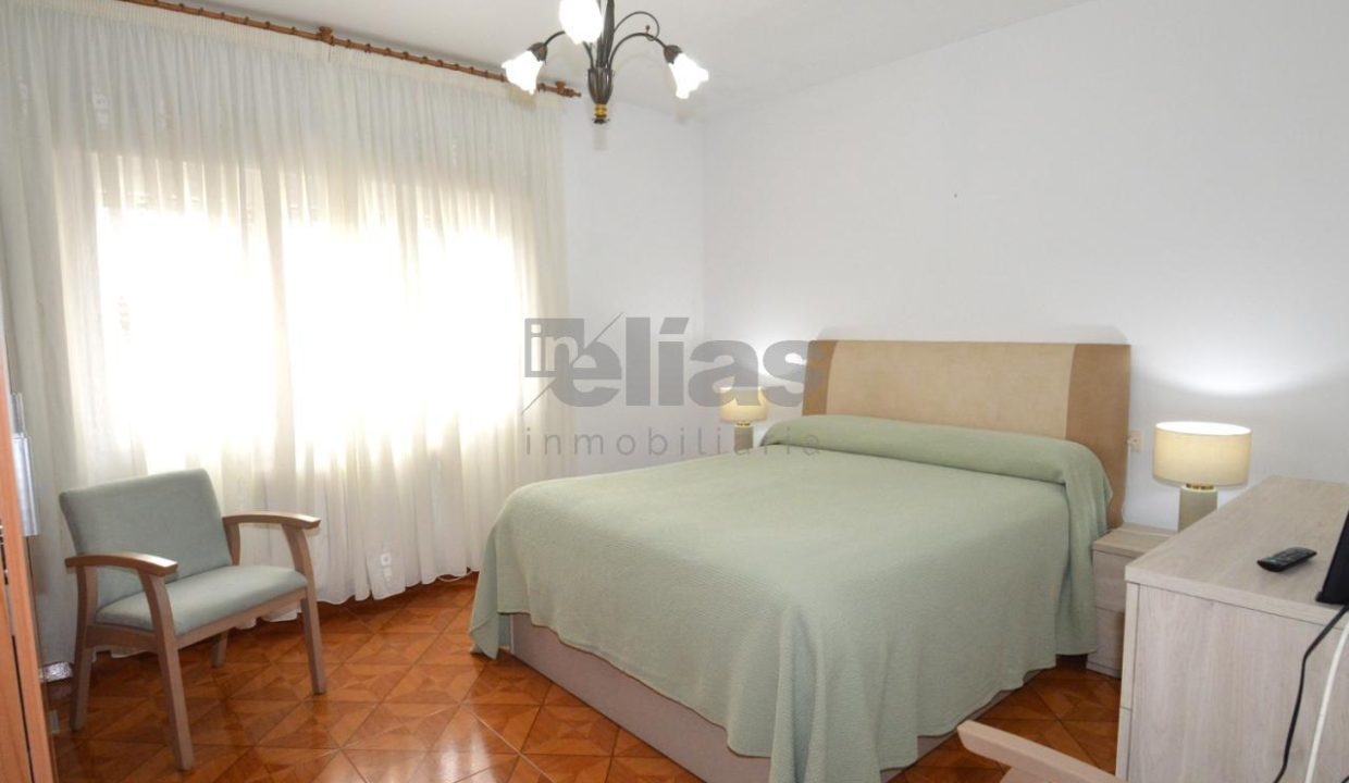 House for sale in Laxe