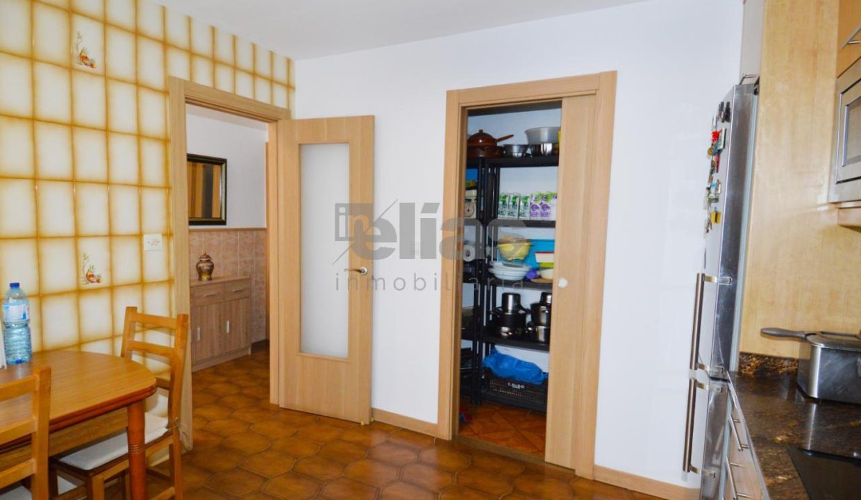 House for sale in Laxe