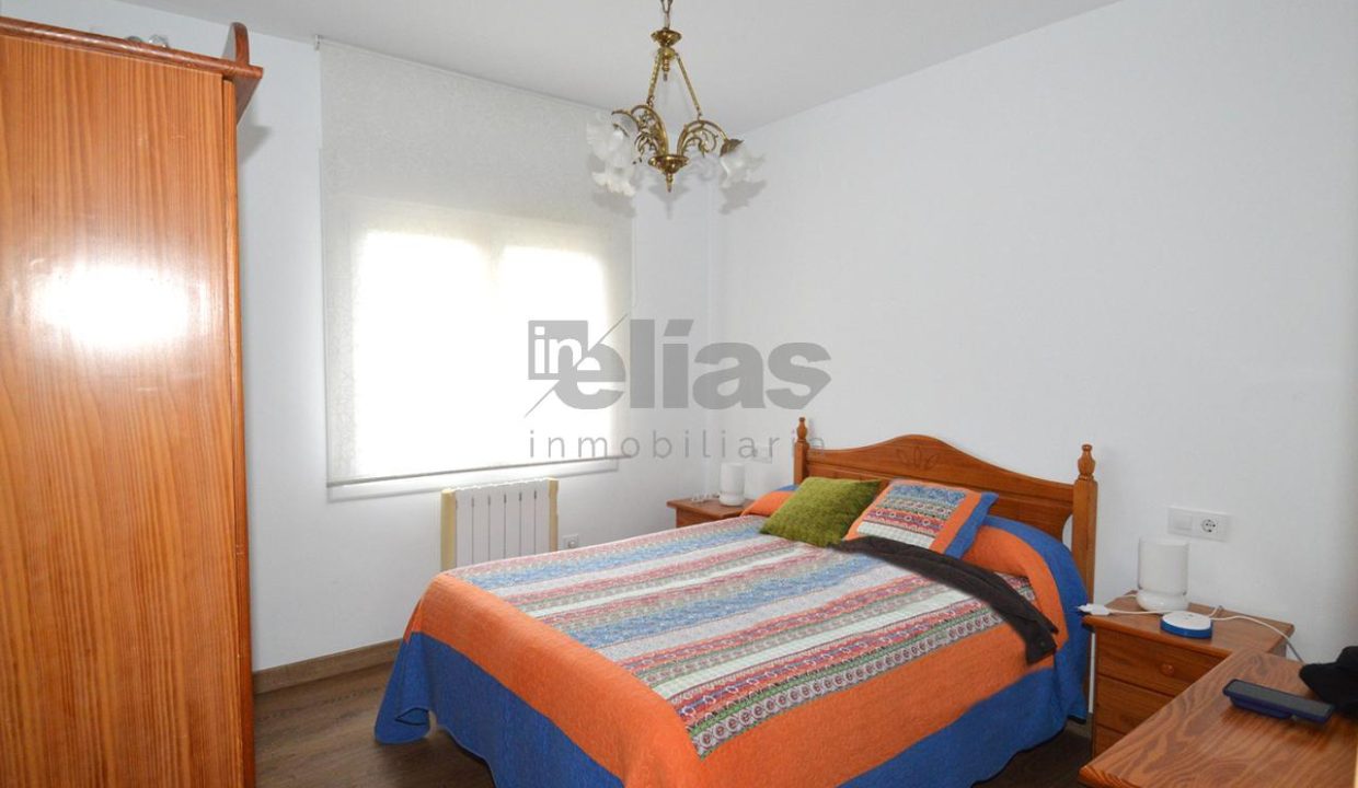 House for sale in Laxe