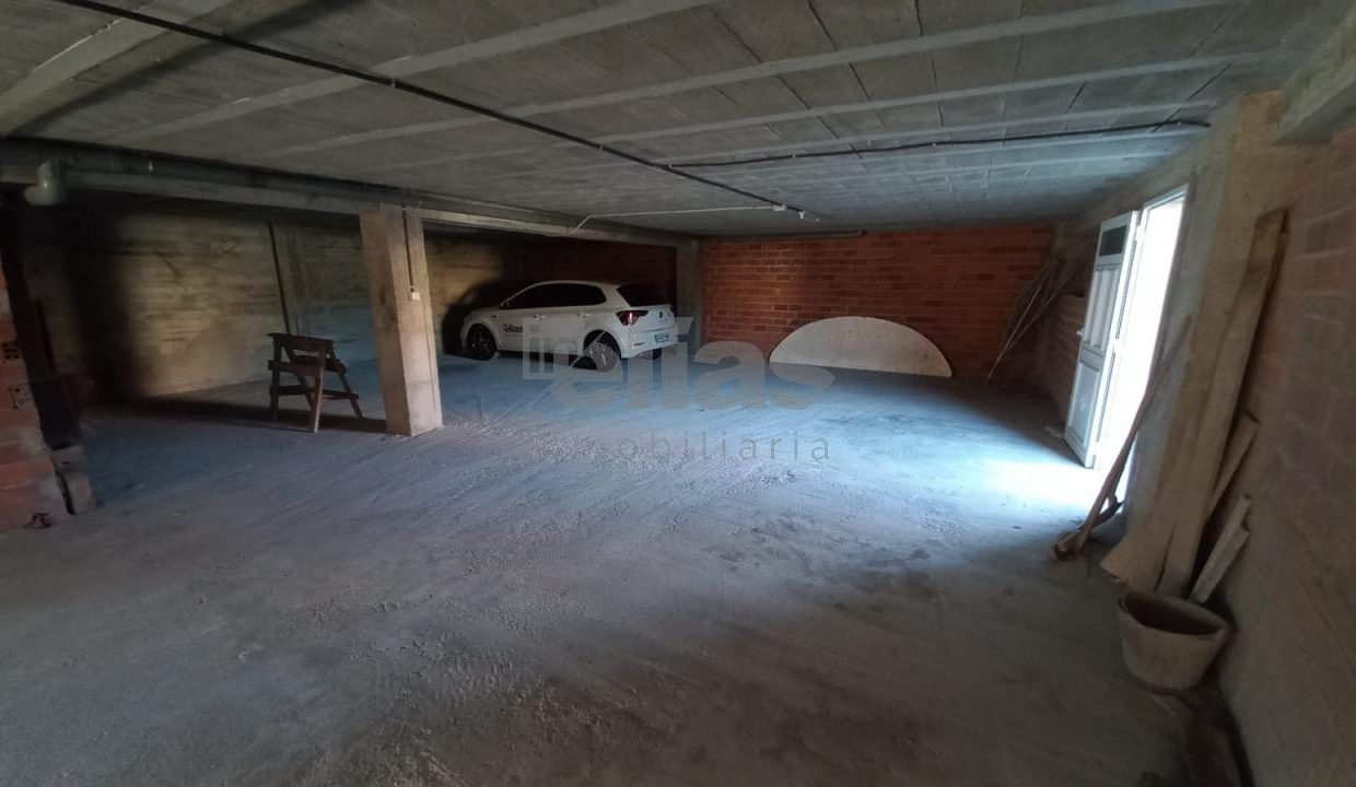 Garage zu verkaufen in Laxe