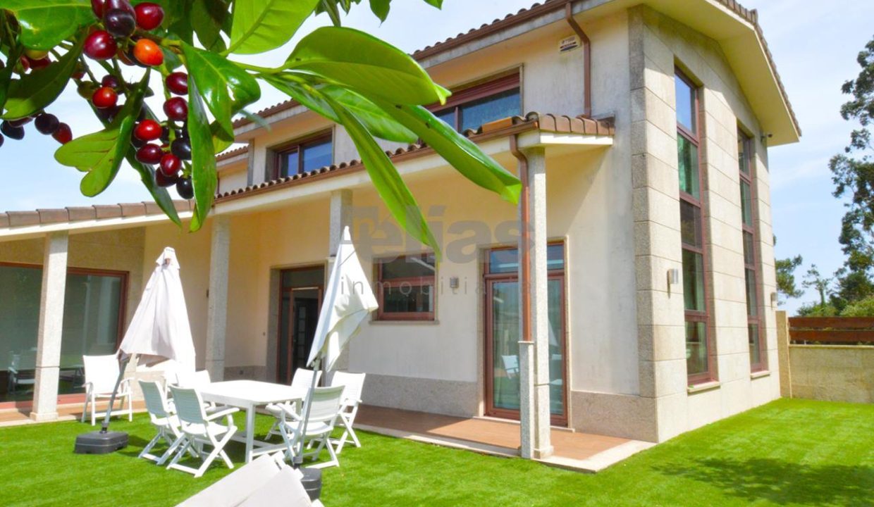 Casa en venta en Cee