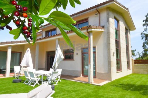Casa en venta en Cee