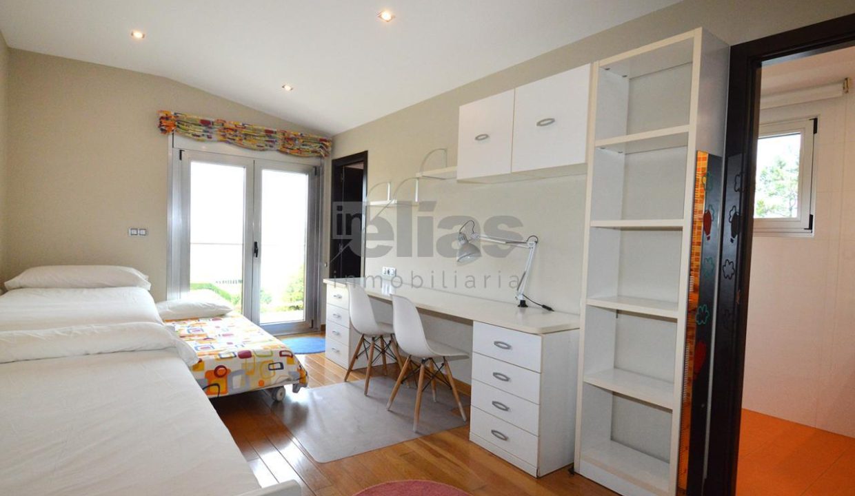 Casa en venta en Cee