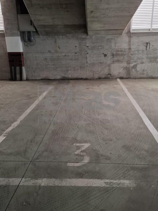 Garage to let in Laxe