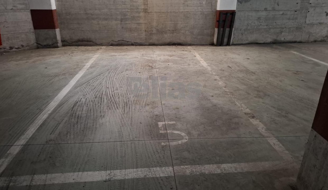 Garaje en alquiler en Zas