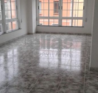 Commercial unit en Alquiler en Zas