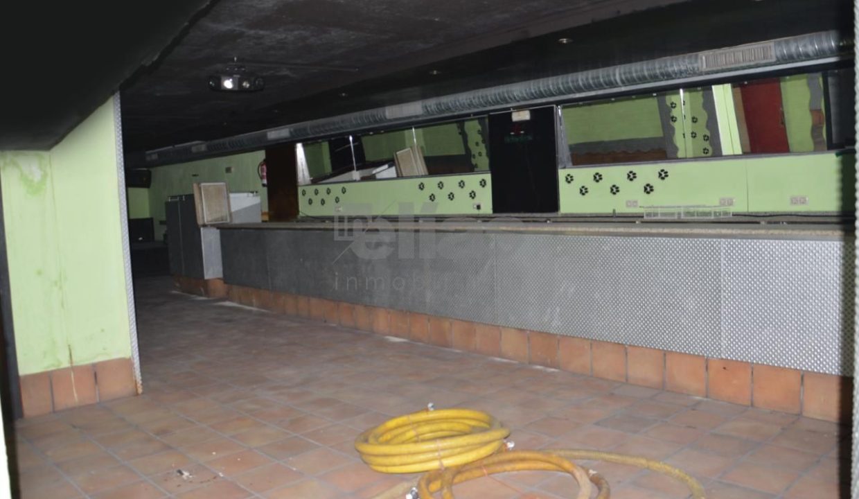 Local o Nave en Alquiler en Ponteceso